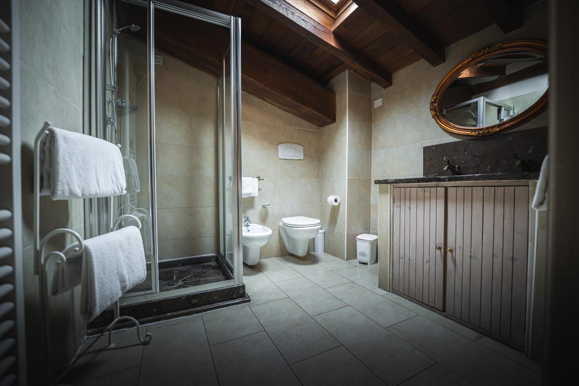 Hotel La Tavola Rotonda Кортемаджоре Номер фото