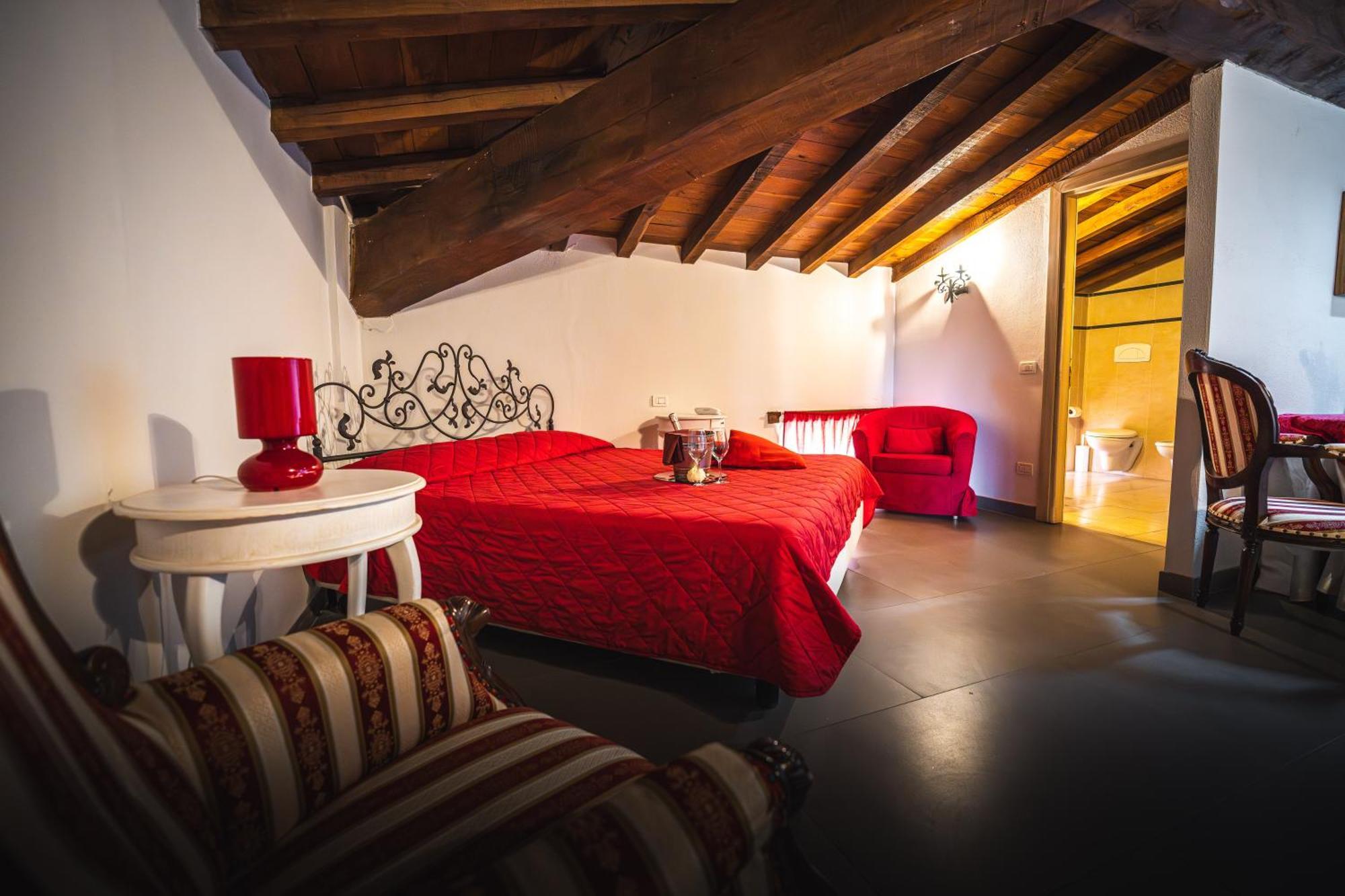 Hotel La Tavola Rotonda Кортемаджоре Номер фото