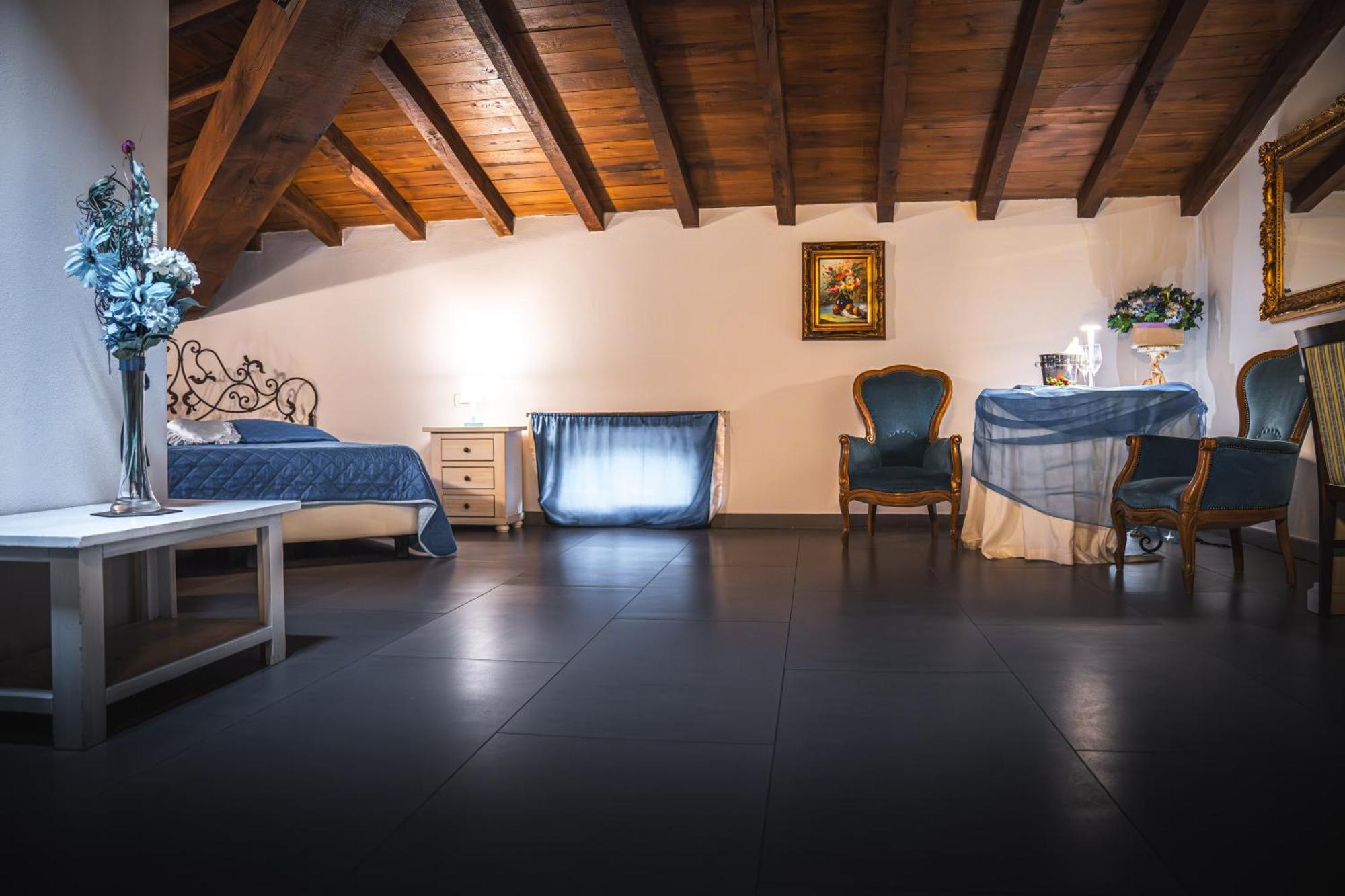 Hotel La Tavola Rotonda Кортемаджоре Номер фото