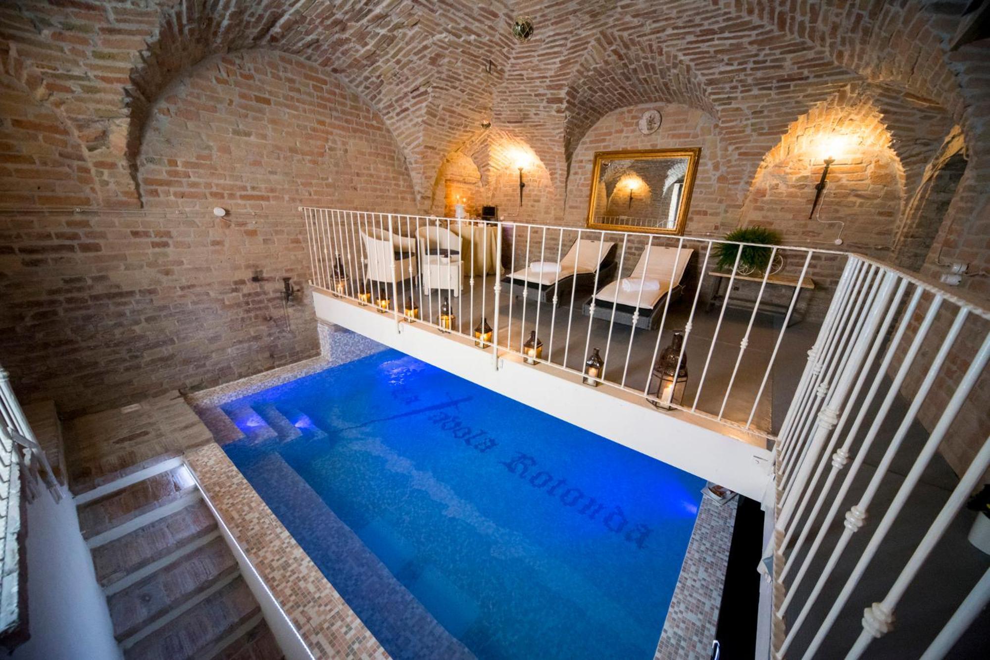 Hotel La Tavola Rotonda Кортемаджоре Экстерьер фото